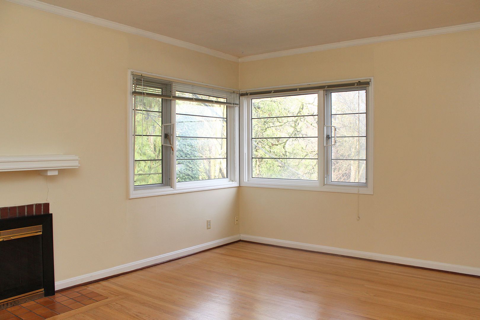 Building Photo - 2356-2366 SW Cactus Dr