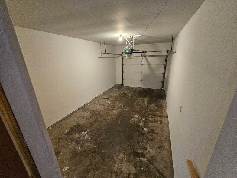 Building Photo - 763 Karlson Dr