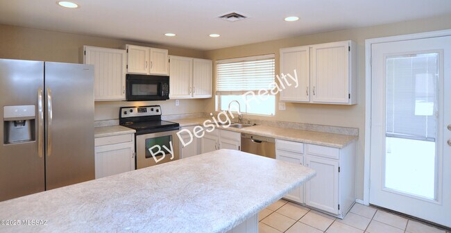 Building Photo - 7230 N Ulene Pl