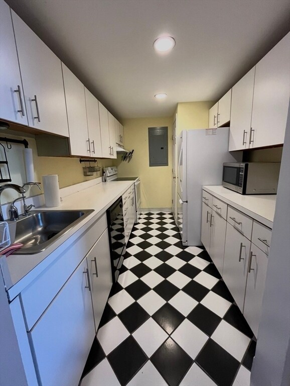 Building Photo - 21 Linden St