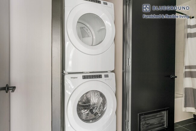 Building Photo - 1313 L St NW