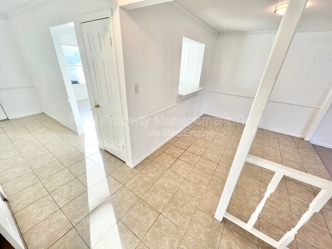 Building Photo - 320 Fairfax Terrace