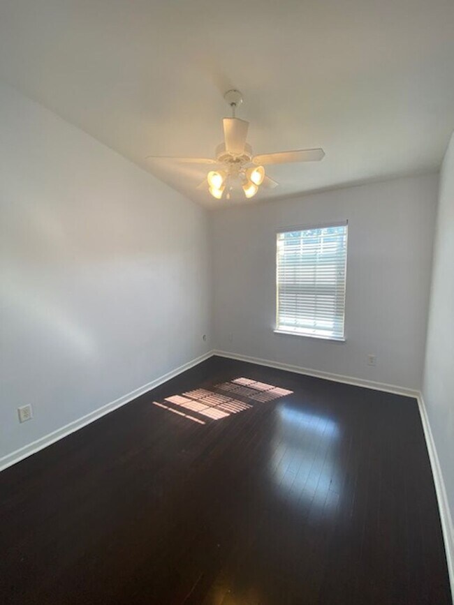 Building Photo - End Unit Townhouse Now Available at Barnes...