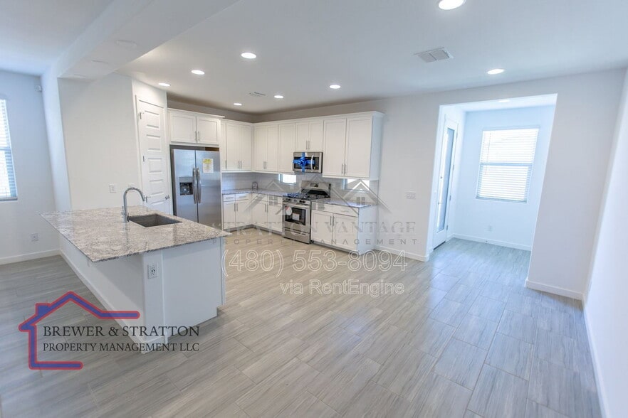 Building Photo - 2226 E Kelly Dr