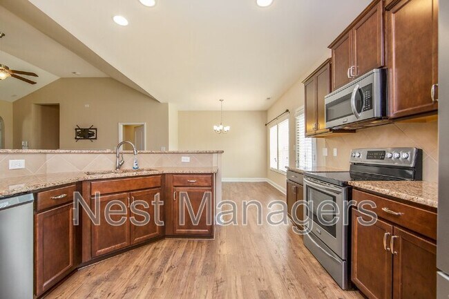 Building Photo - 620 Stonebriar Ave