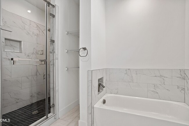 Building Photo - 2017 Jade St