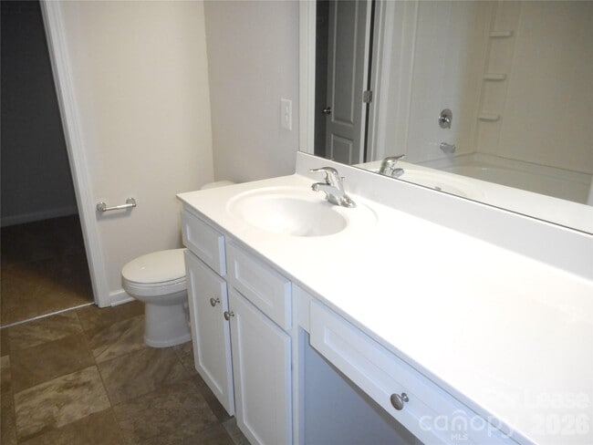 Building Photo - 2219 Latimer Ln