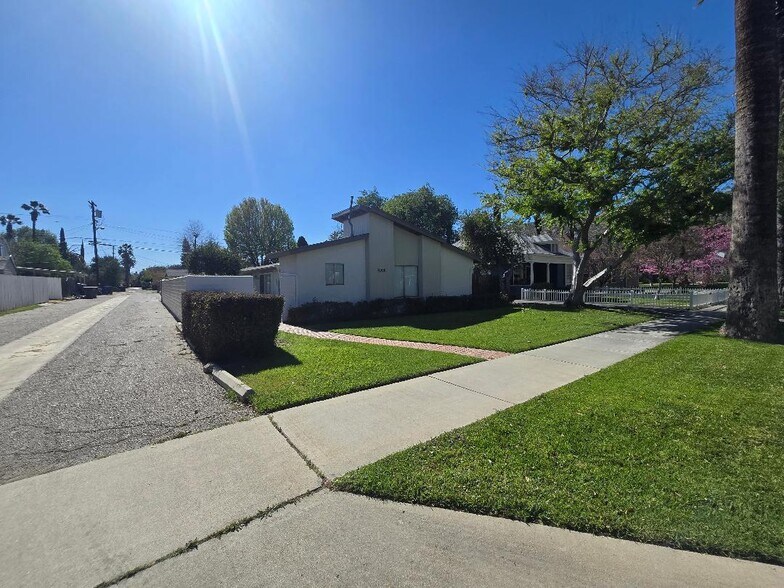 Building Photo - 4360 10th St