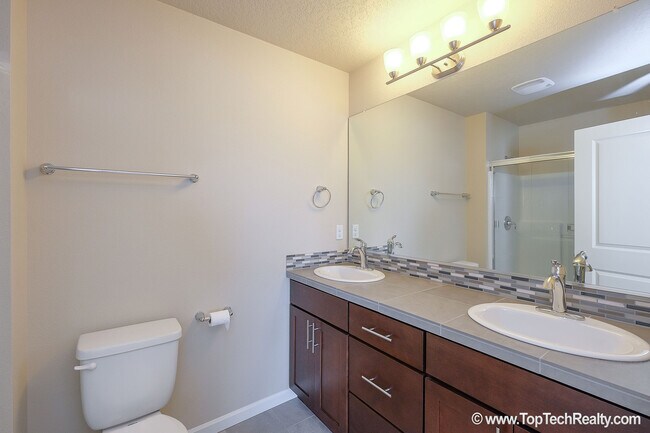 Building Photo - Outstanding 3 BD* 2.5 BA* + Office/den Townhome in Abbey Creek **In front of community Park** Pet...