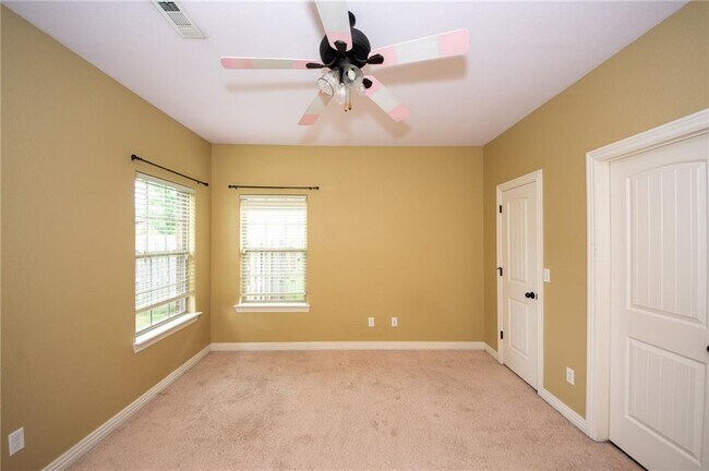 Building Photo - 3402 SW Crosswinds Blvd