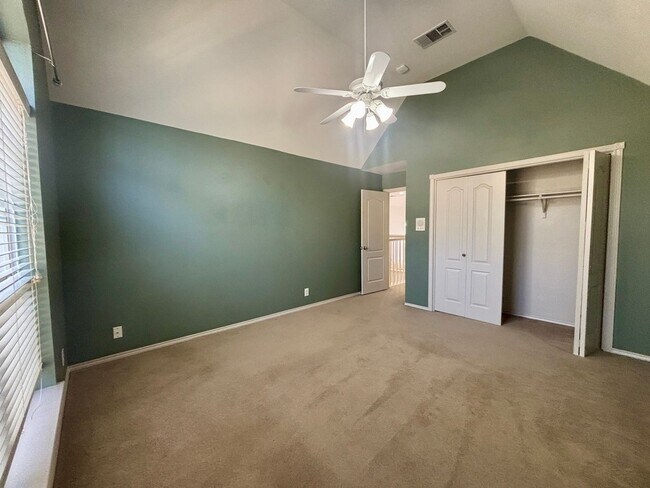 Building Photo - 4-Bed Home in Gated Community with Amenities