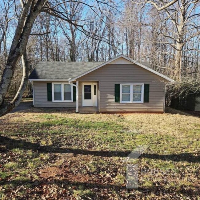 Building Photo - 10 River Ct