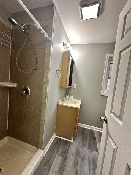 Building Photo - 3428 6th St