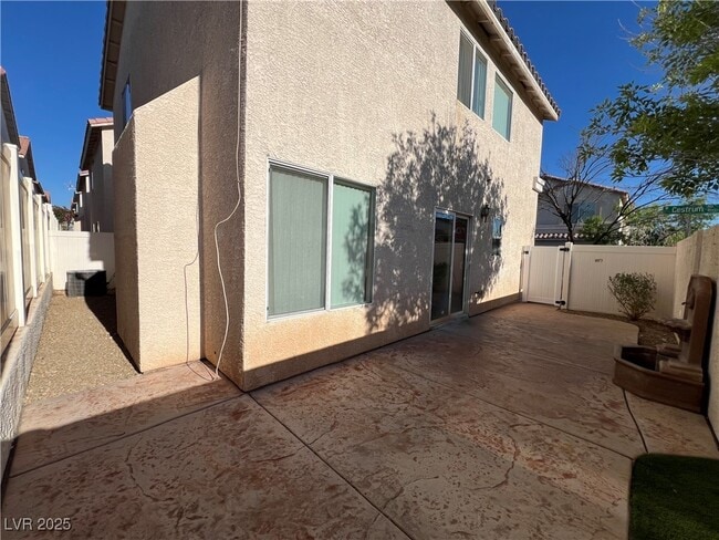 Building Photo - 7195 Cestrum Rd