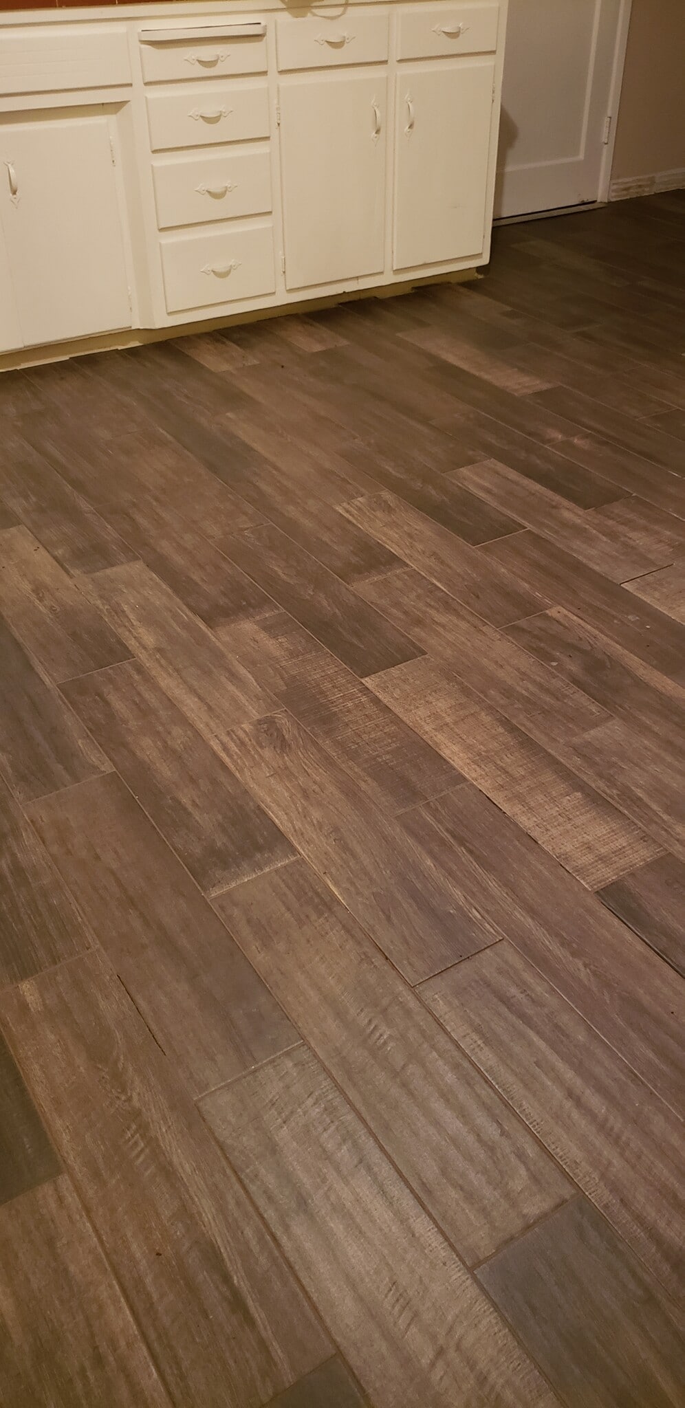 Kitchen flooring, ceramic tile - 9662 Eisenbeisz Street Unit A