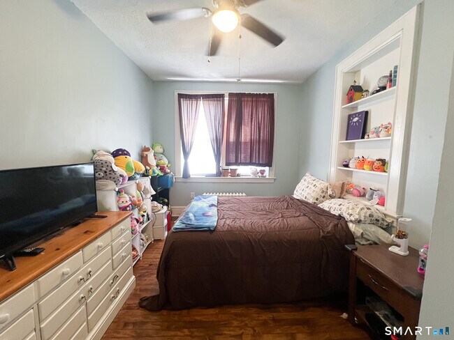 Building Photo - 793 Milford Point Rd