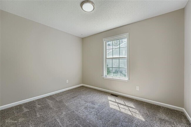 Building Photo - 1233 Waterton Trail