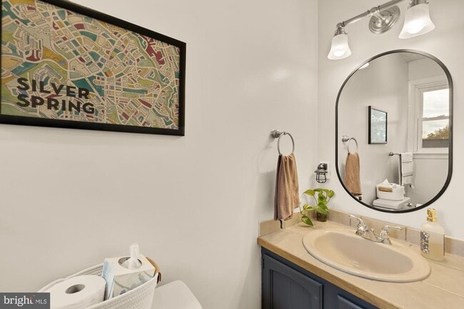 Building Photo - 11612 Galt Ave