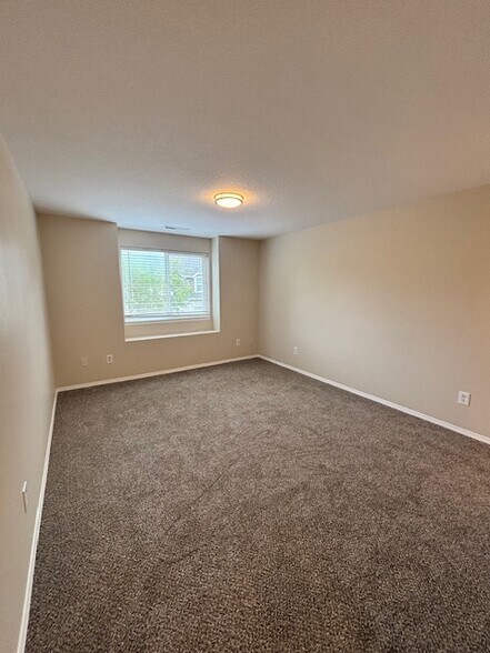 Building Photo - 57 SW 206th Ave