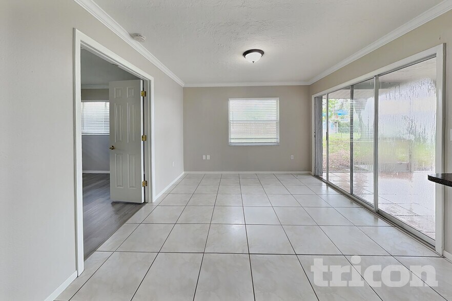 Building Photo - 8105 Longbay Blvd