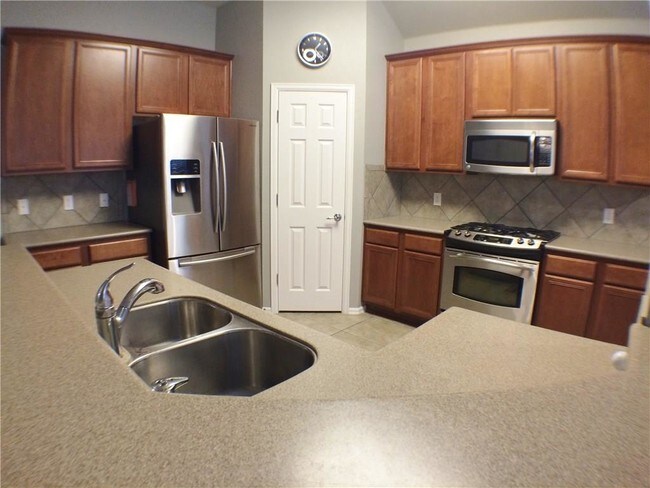 Building Photo - 15833 Mirasol Dr
