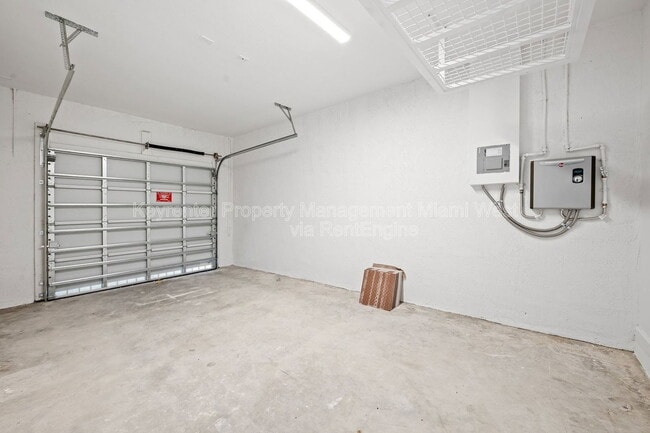 Building Photo - 1389 SE 7th Ter