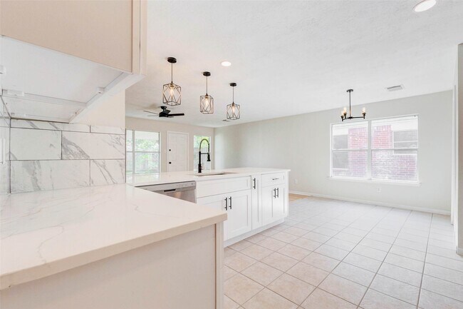 Building Photo - 5318 Cilantro Ln