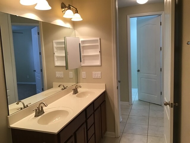 Building Photo - 305 Pine Arbor Cir