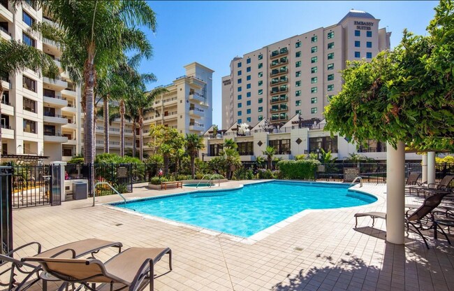 Building Photo - 700 W Harbor Dr