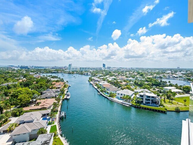 Building Photo - 3055 Harbor Dr