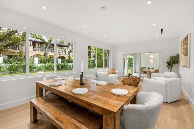 Building Photo - 6011 Maynada St