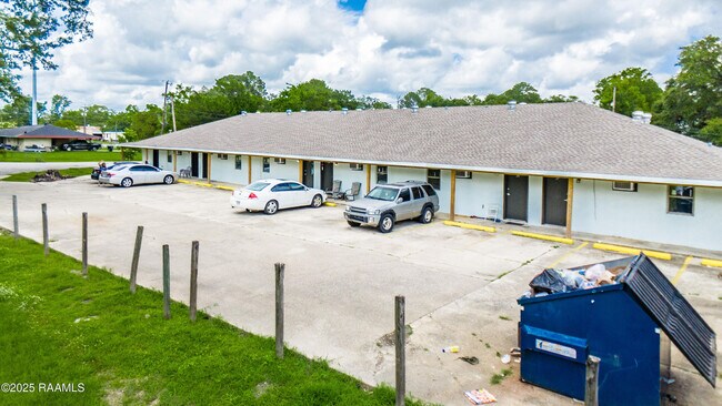 Building Photo - 314 Deare St
