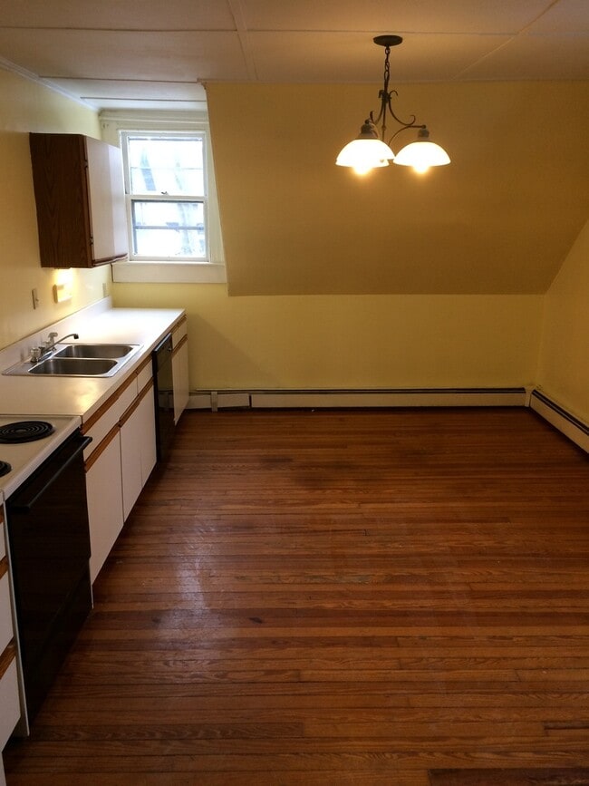 Building Photo - 38/40 Kenyon