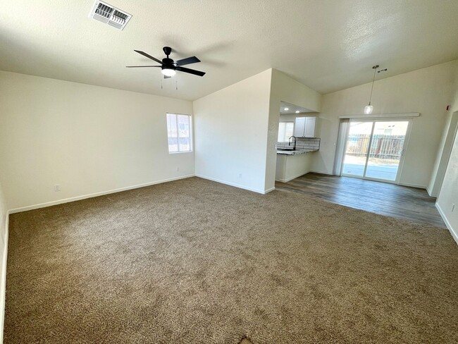 Building Photo - Newly Update 2 Bedroom Home in Mohave Valley!