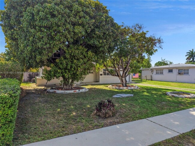 Building Photo - 30100 SW 168th Ct