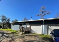 Building Photo - 2081 Petri Ln