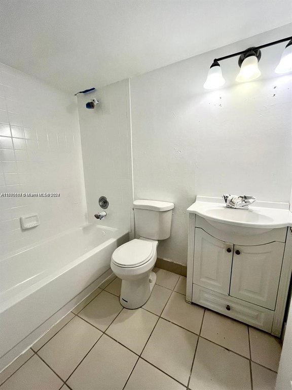 Building Photo - 20825 NE 8th Ct