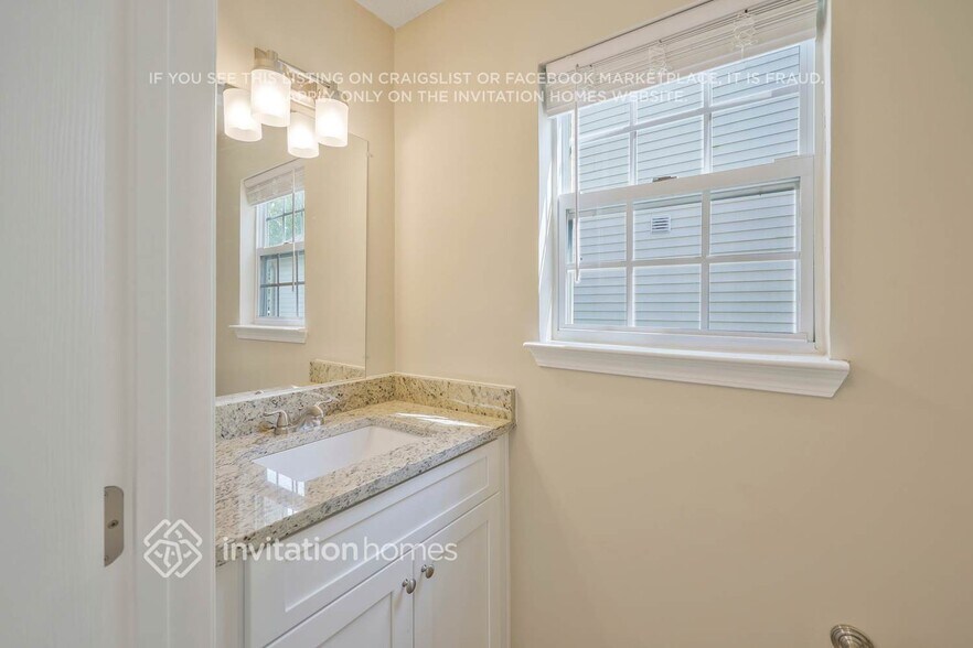 Building Photo - 2937 Riverbend Dr