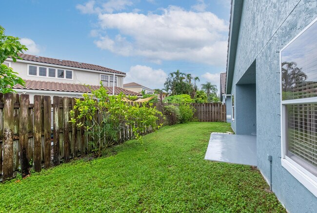 Building Photo - 12622 White Coral Dr