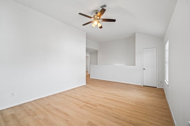 Building Photo - 15327 Hickory Dale St