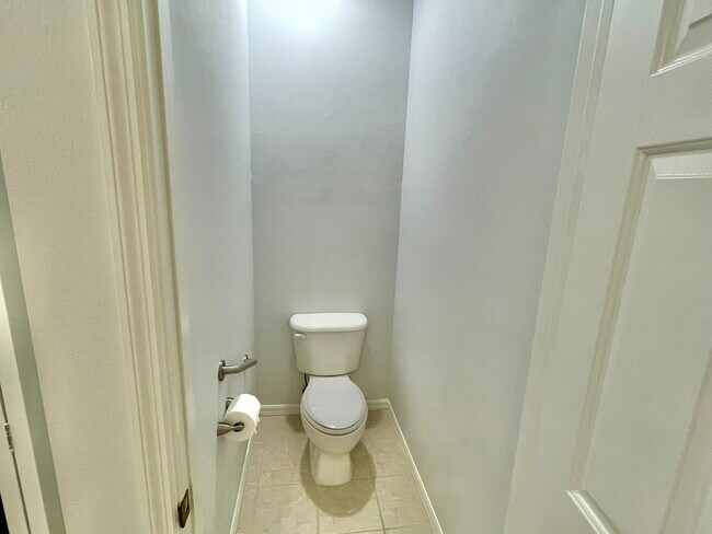 Building Photo - 6171 Lancewood Way