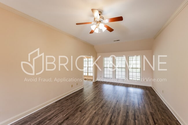 Building Photo - 5460 Virginia Way