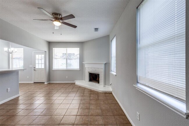 Building Photo - 3012 High Plains Dr