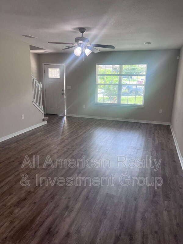 Building Photo - 426 Eisenhower Dr
