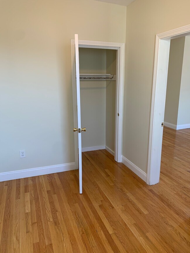 Building Photo - 113 Regent St