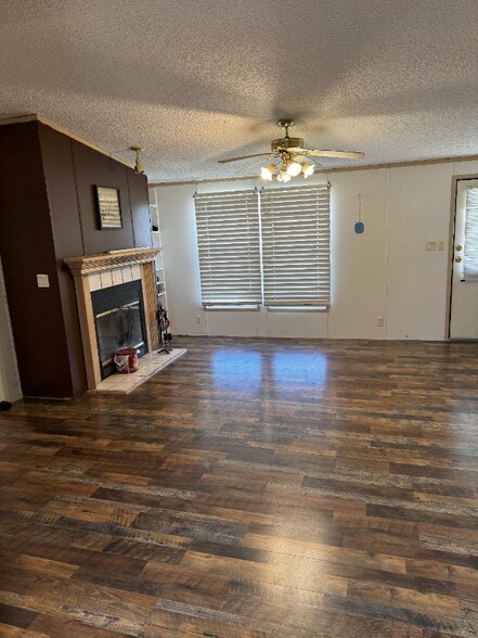 Building Photo - 270 W Ahonen Rd