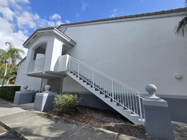 Building Photo - 2600 S University Dr