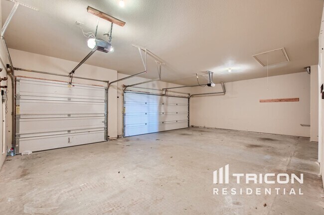 Building Photo - 1044 Lufkin Ln