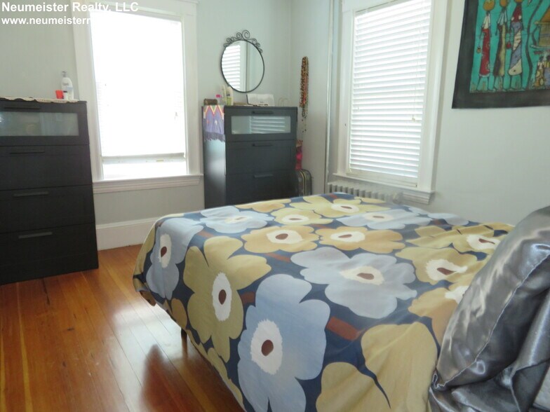 Building Photo - 95 Frederick Ave