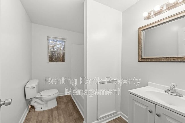 Building Photo - 5722 Terrace Ave